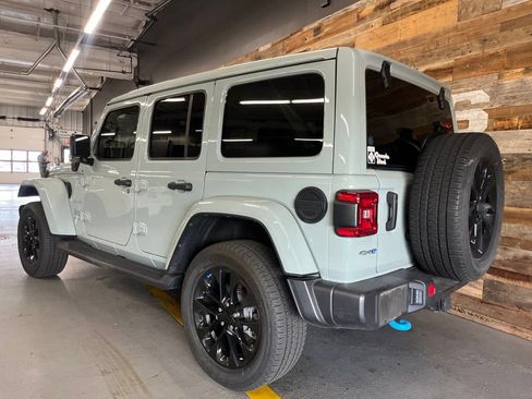Used 2023 Jeep Wrangler Unlimited Sahara w/ Cold Weather Group AWD/4WD image 18