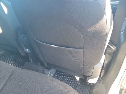 Used 2018 Jeep Renegade Latitude w/ Cold Weather Group image 22