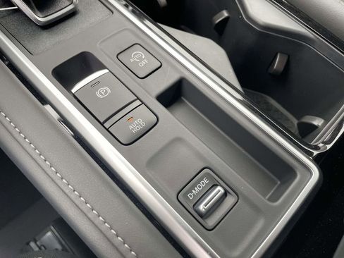 New 2026 Nissan Pathfinder SV image 18