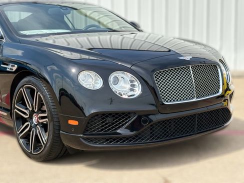 Used 2017 Bentley Continental GT image 9