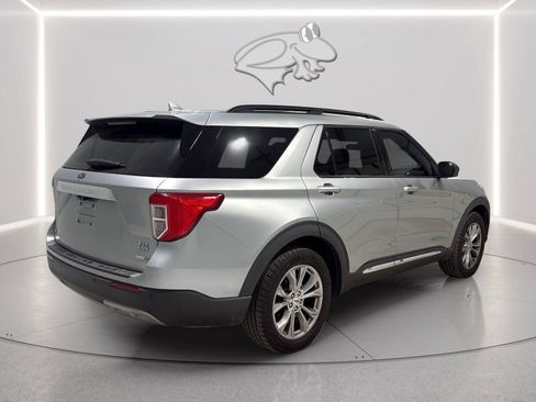 Used 2020 Ford Explorer XLT w/ Equipment Group 202A AWD/4WD image 5