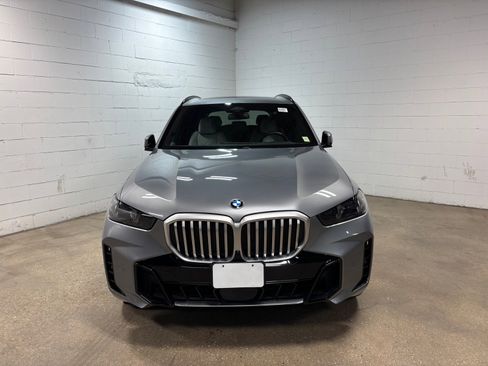 Used 2024 BMW X5 xDrive40i w/ M Sport Package AWD/4WD image 3