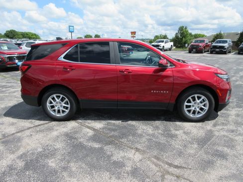 Used 2024 Chevrolet Equinox LT w/ LPO, Floor Liner Package FWD image 6