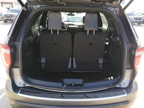 Used 2018 Ford Explorer Platinum image 8
