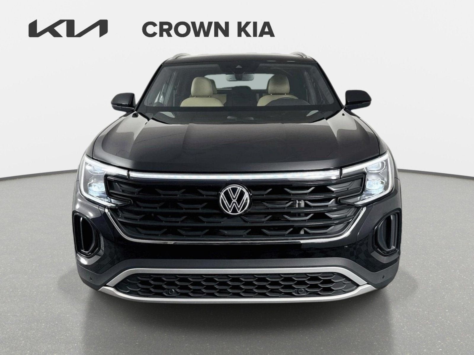 Used 2024 Volkswagen Atlas Cross Sport SE FWD image 2