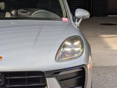 Certified 2026 Porsche Macan AWD/4WD image 12
