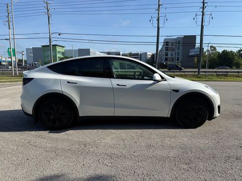 Used 2023 Tesla Model Y Long Range AWD/4WD image 7