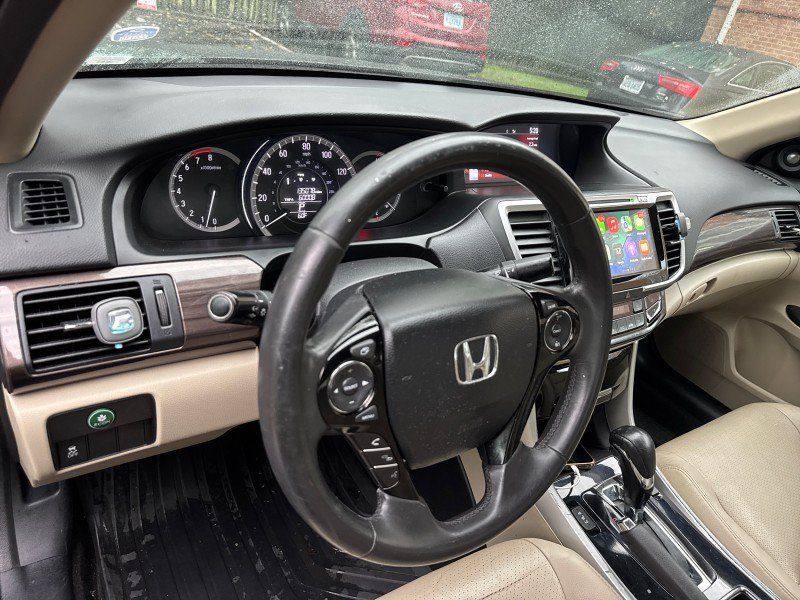 Used 2017 Honda Accord EX-L image 15