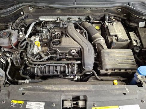 Used 2022 Volkswagen Taos SEL image 28