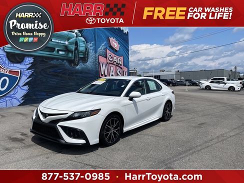 Used 2023 Toyota Camry SE FWD image 1