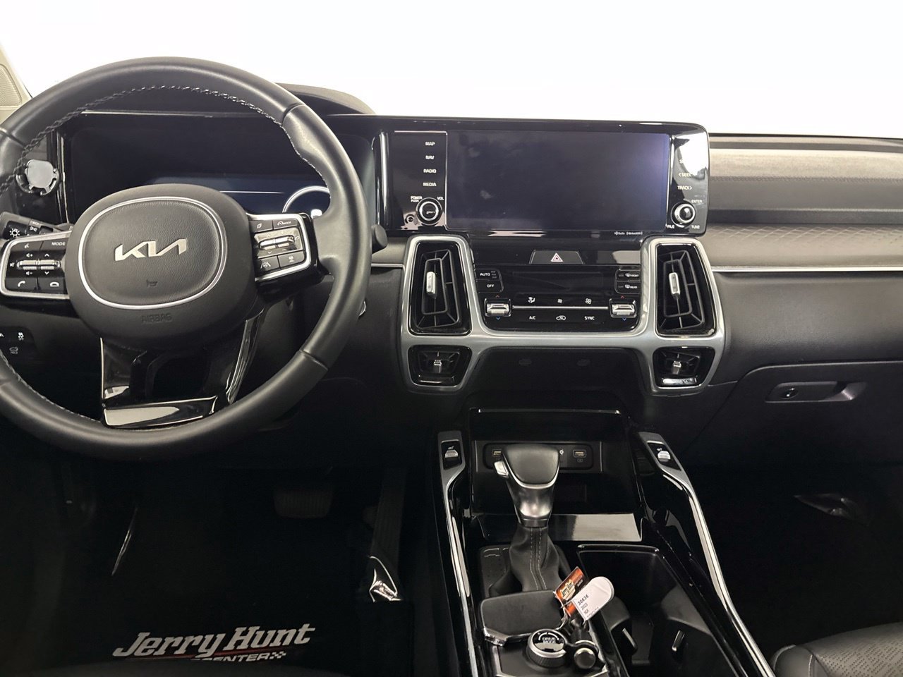 Used 2023 Kia Sorento SX FWD image 27