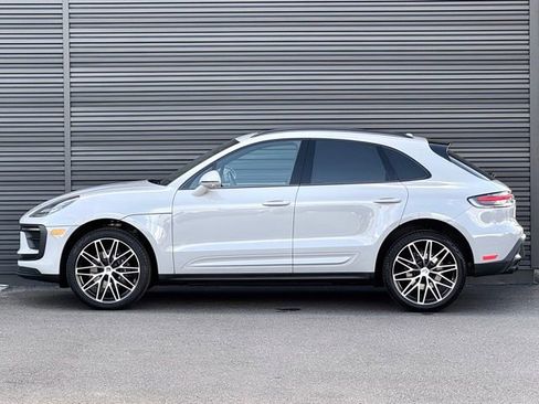 Certified 2026 Porsche Macan AWD/4WD image 2