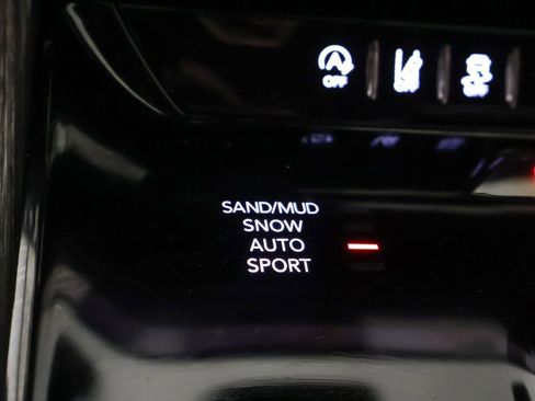 Used 2023 Jeep Wagoneer Series II AWD/4WD image 58