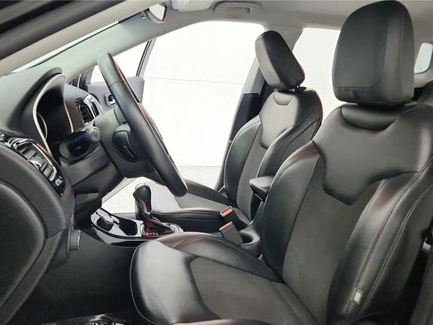 Used 2018 Jeep Compass Latitude AWD/4WD image 26