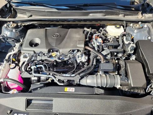 Used 2025 Toyota Camry SE image 28