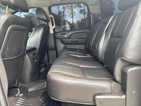 Used 2009 GMC Sierra 2500 SLT w/ Entertainment Package AWD/4WD image 15