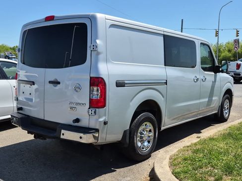 Used 2016 Nissan NV 2500 SL w/ Technology Package RWD image 3