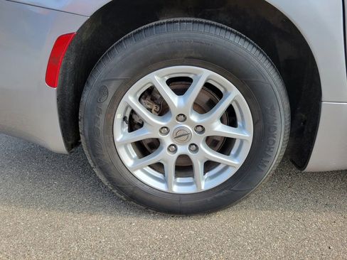 Used 2021 Chrysler Voyager LX image 17