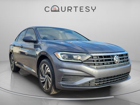 Used 2020 Volkswagen Jetta SEL image 4