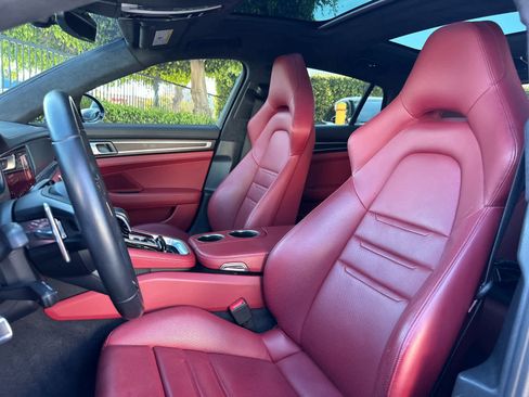 Used 2023 Porsche Panamera GTS image 5