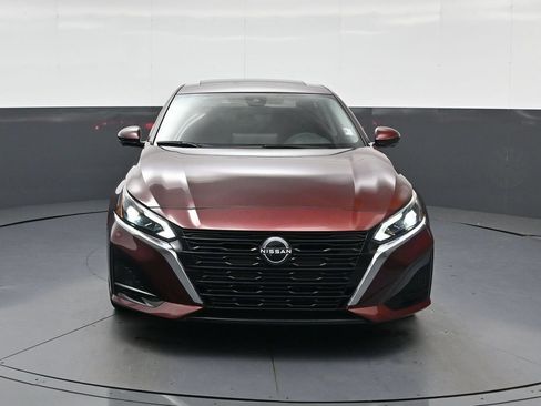 Used 2024 Nissan Altima 2.5 SL FWD image 3