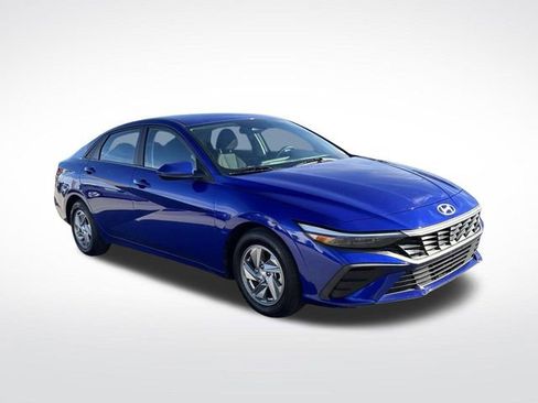 Used 2024 Hyundai Elantra SE image 7