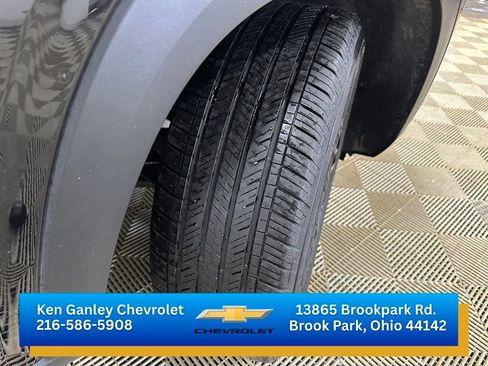 Used 2025 Chevrolet Trax ACTIV w/ Sunroof Package FWD image 28