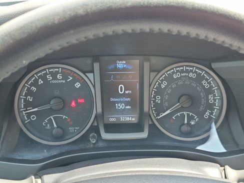 Used 2021 Toyota Tacoma TRD Off-Road w/ Technology Package AWD/4WD image 21