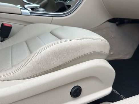 Used 2019 Mercedes-Benz C 300 Cabriolet image 24