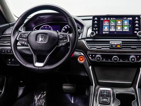 Used 2021 Honda Accord Touring image 16