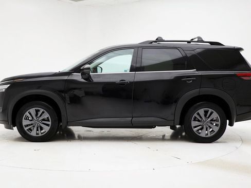 Used 2024 Nissan Pathfinder SV image 5