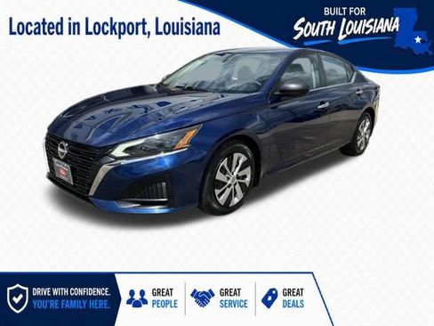 Used 2024 Nissan Altima 2.5 S FWD image 3