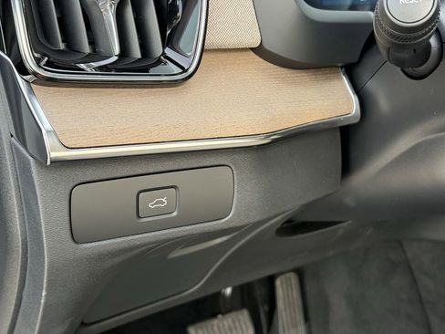 Certified 2025 Volvo XC90 B5 Plus image 20