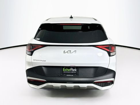 Used 2025 Kia Sportage LX FWD image 7