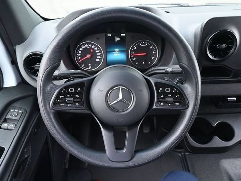 Used 2023 Mercedes-Benz Sprinter 2500 image 23
