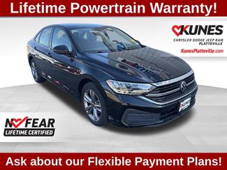 Used 2023 Volkswagen Jetta SE w/ Panoramic Sunroof Package video 1