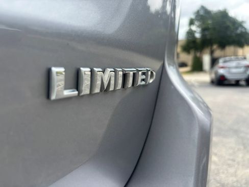 Used 2017 Jeep Grand Cherokee Limited w/ Luxury Group II AWD/4WD image 15