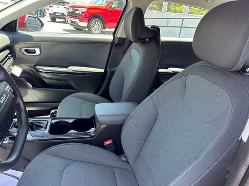 Used 2025 Kia K4 FWD image 11