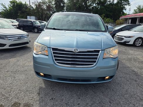 Used 2010 Chrysler Town & Country Touring FWD image 2