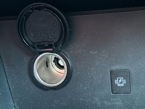 Used 2022 Nissan Pathfinder SL w/ SL Premium Package image 8