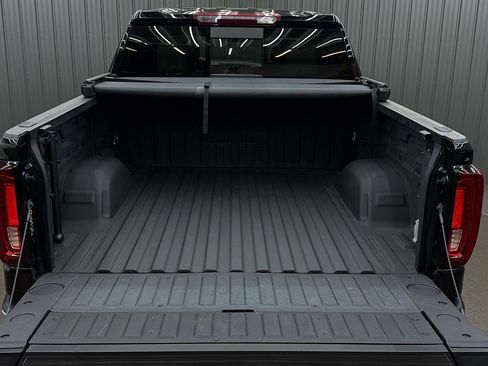 Used 2024 GMC Sierra 1500 SLT w/ SLT Premium Package AWD/4WD image 18