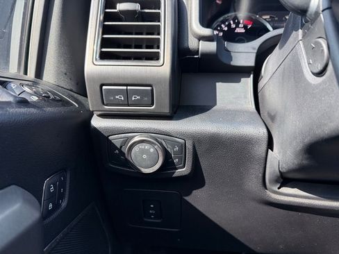 Used 2018 Ford F150 Raptor w/ Equipment Group 802A Luxury image 12