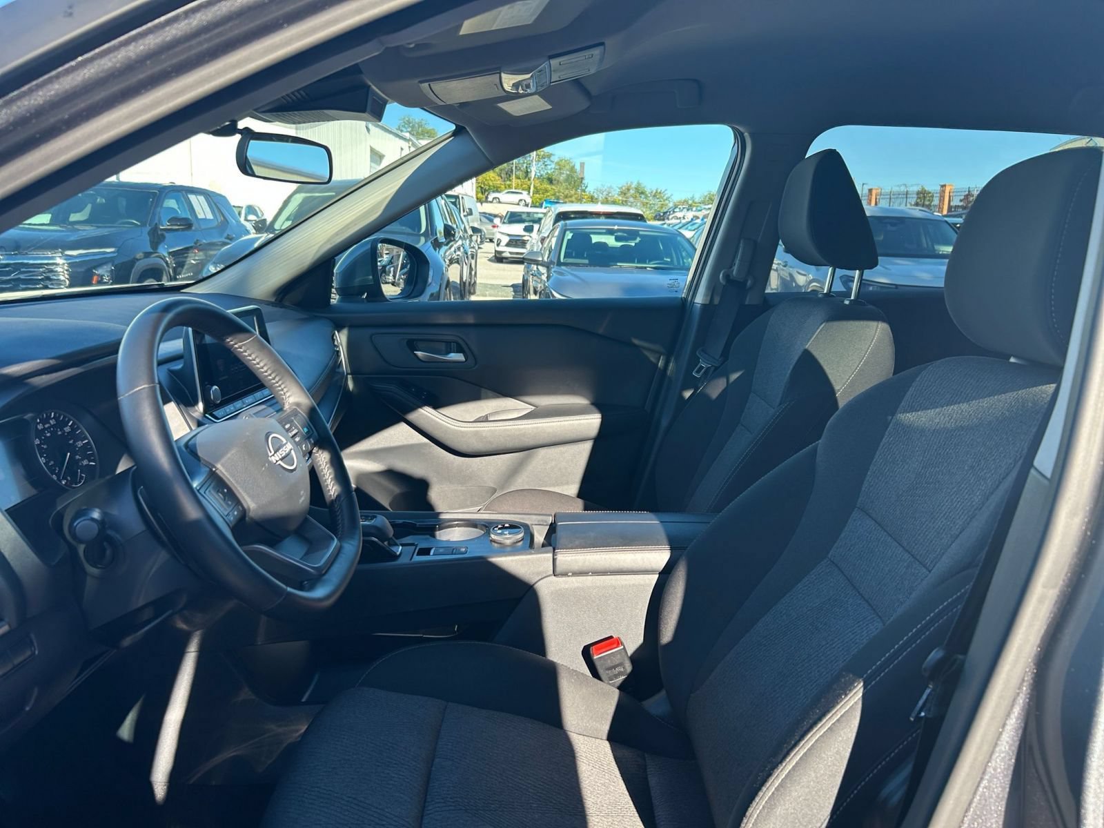 Used 2026 Nissan Rogue SV AWD/4WD image 22