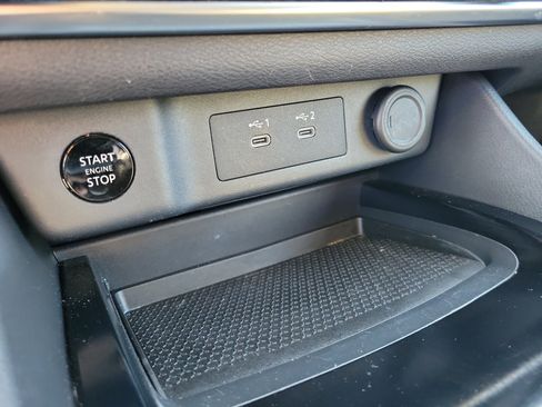 Certified 2024 Nissan Rogue SV image 32