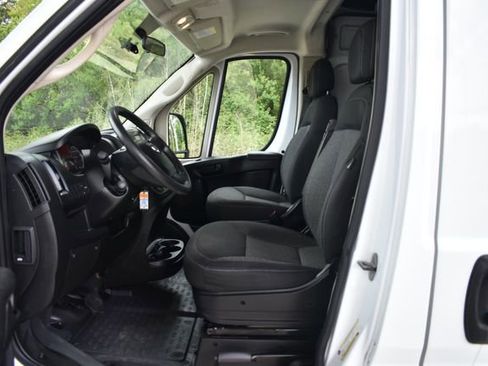 Used 2019 RAM ProMaster 2500 w/ Premium Appearance Group FWD image 7