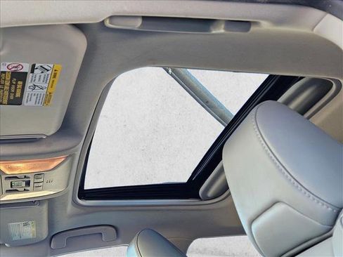 Used 2021 Toyota RAV4 XLE Premium image 16