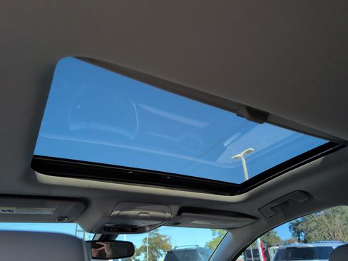 Used 2019 GMC Acadia SLT image 29