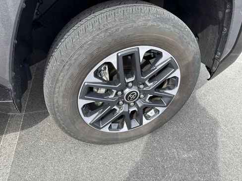 Used 2024 Toyota Tundra Limited image 11