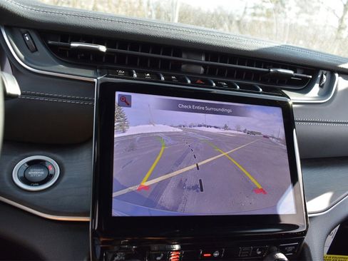 New 2025 Jeep Grand Cherokee Limited w/ Trailer Tow Package image 25