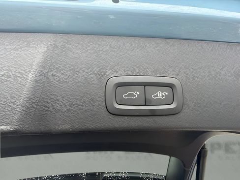 Used 2023 Volvo XC40 Recharge Plus AWD/4WD image 19